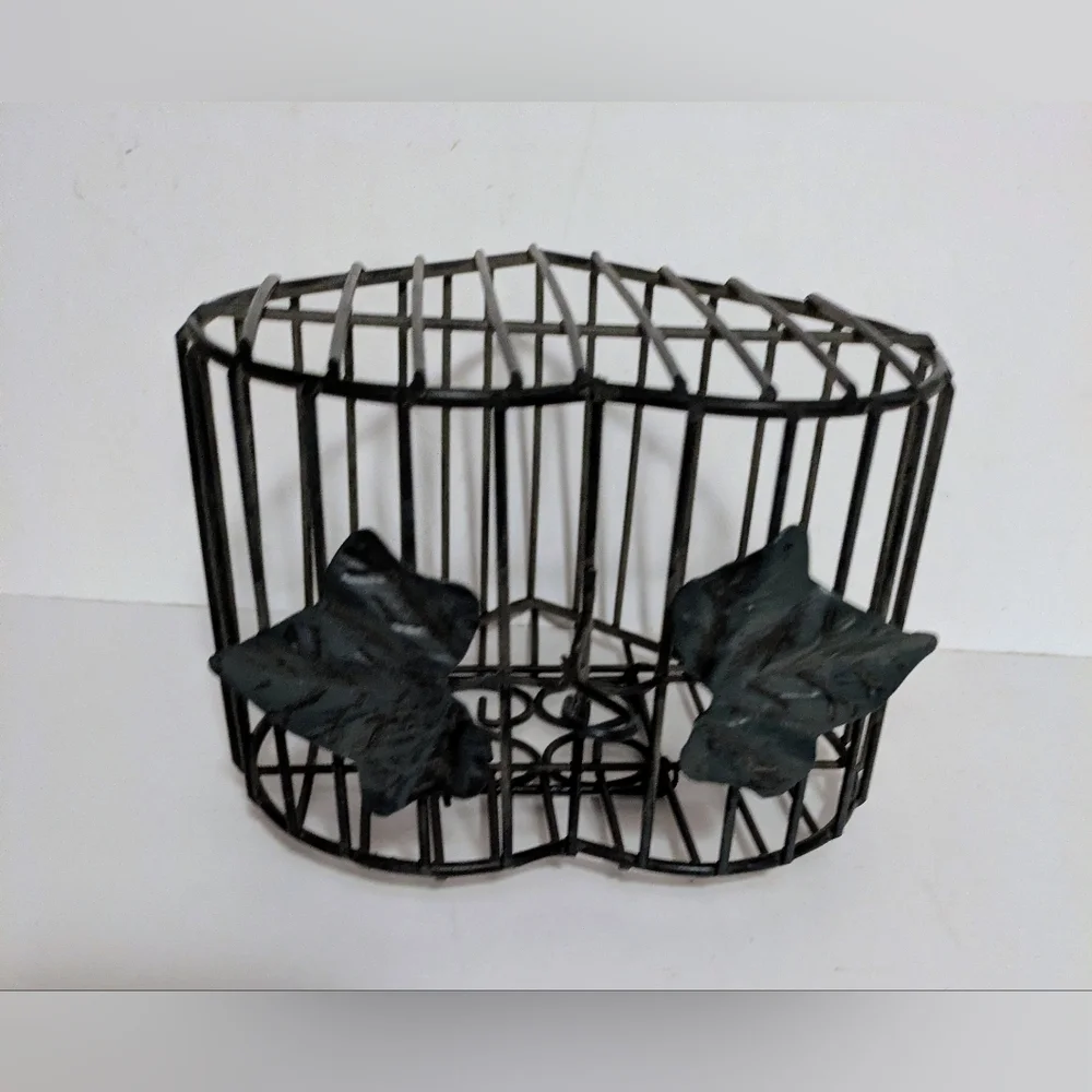 Basket Heart Shaped Bird Cage Metal Hanging  Basket Open Door Decorative Leaves